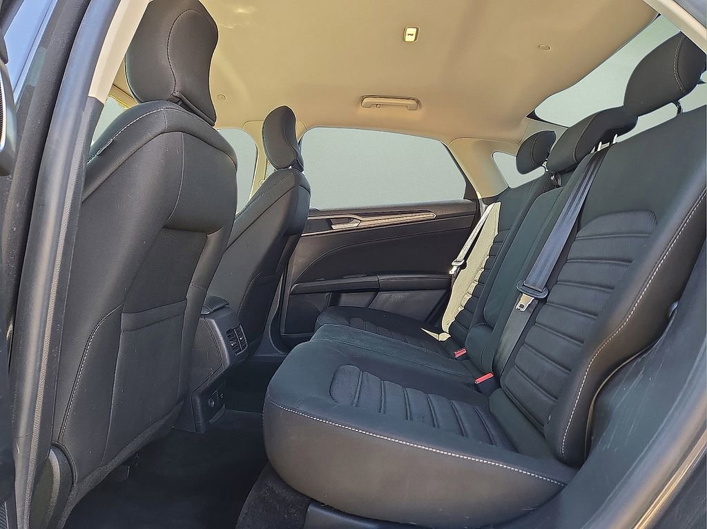 Used 2018 Ford Fusion SE image 14