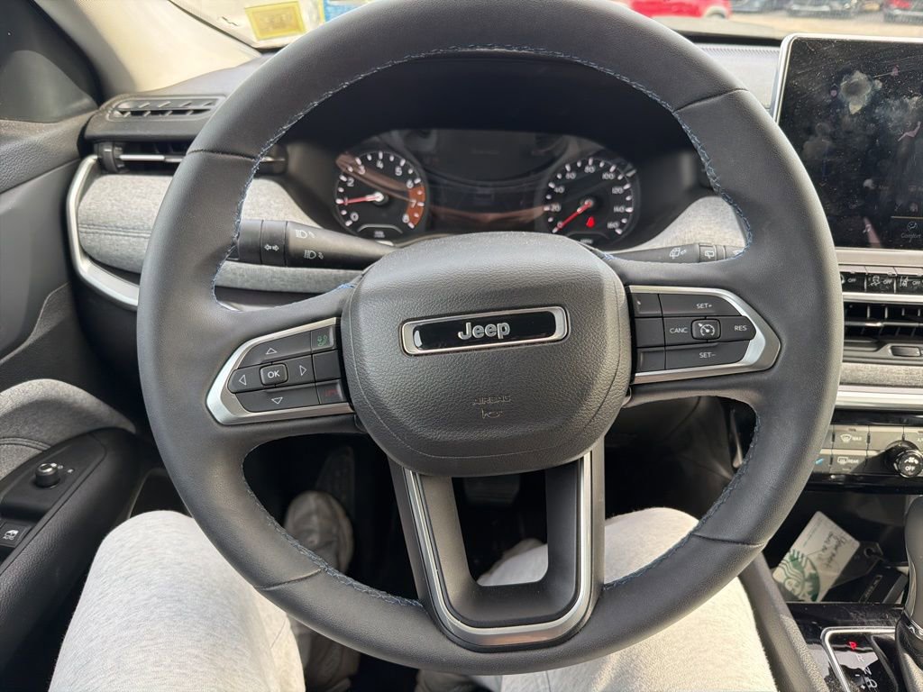 Used 2022 Jeep Compass Latitude image 11