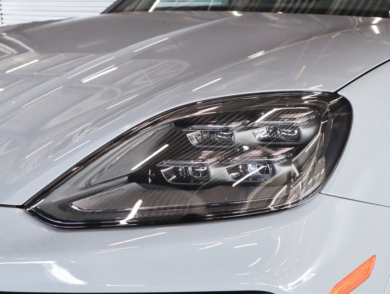 Certified 2025 Porsche Cayenne Coupe image 29