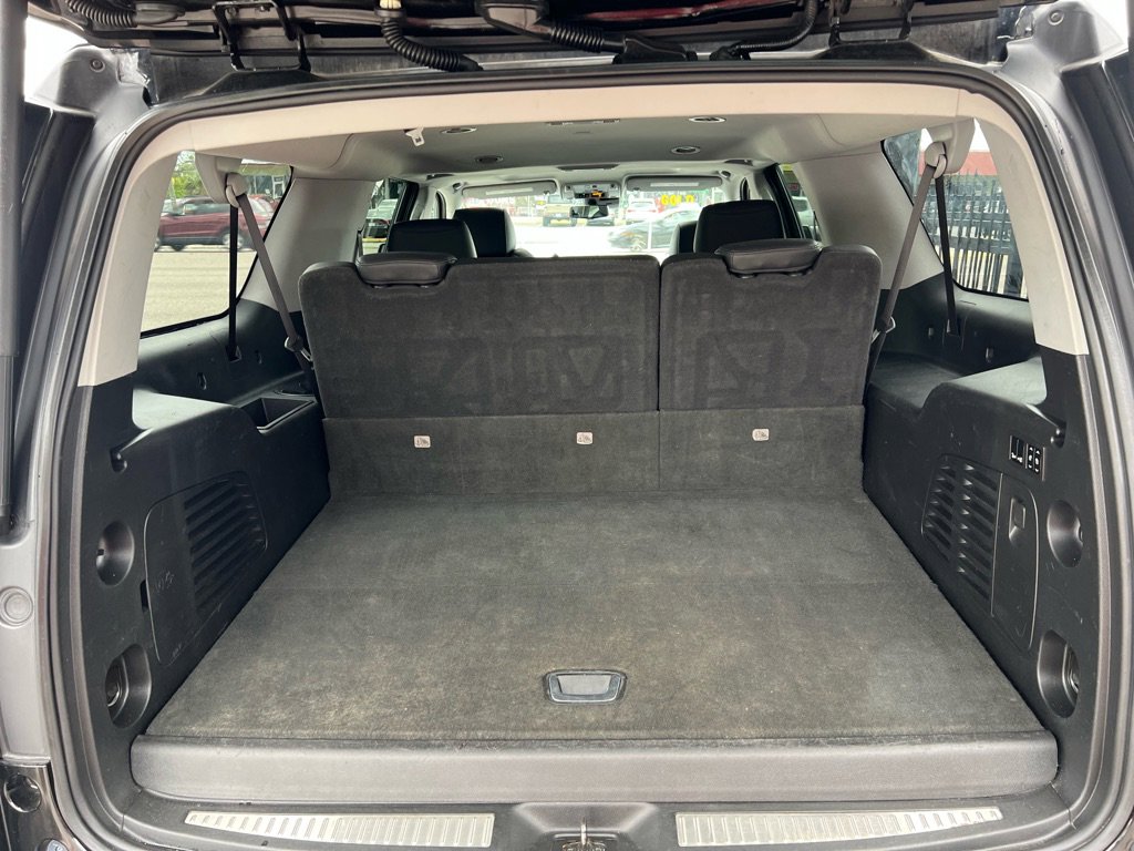 Used 2020 Cadillac Escalade ESV Luxury AWD/4WD image 17