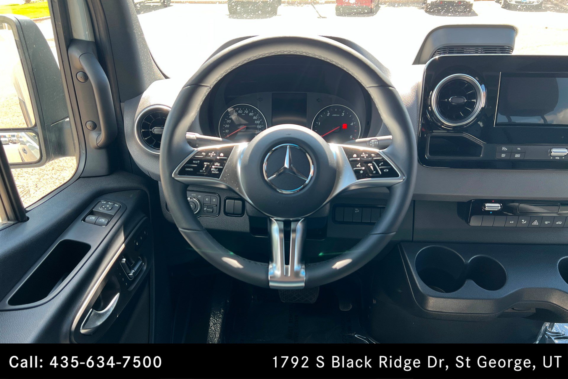 Used 2025 Mercedes-Benz Sprinter 2500 image 12