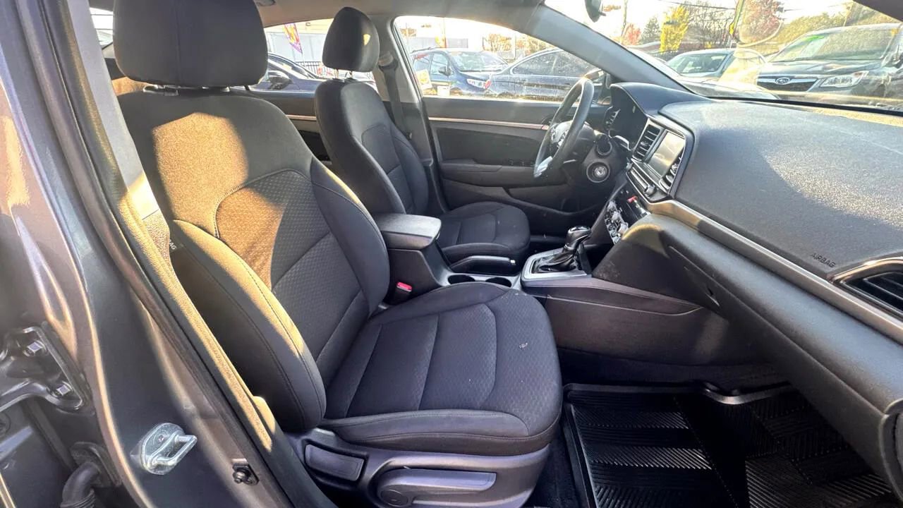 Used 2020 Hyundai Elantra SEL w/ Cargo Package (C1) image 12