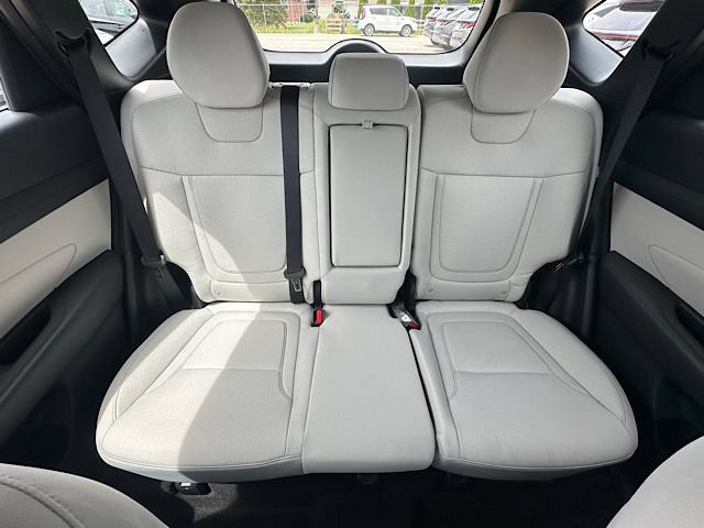 New 2026 Hyundai Tucson SE FWD image 16