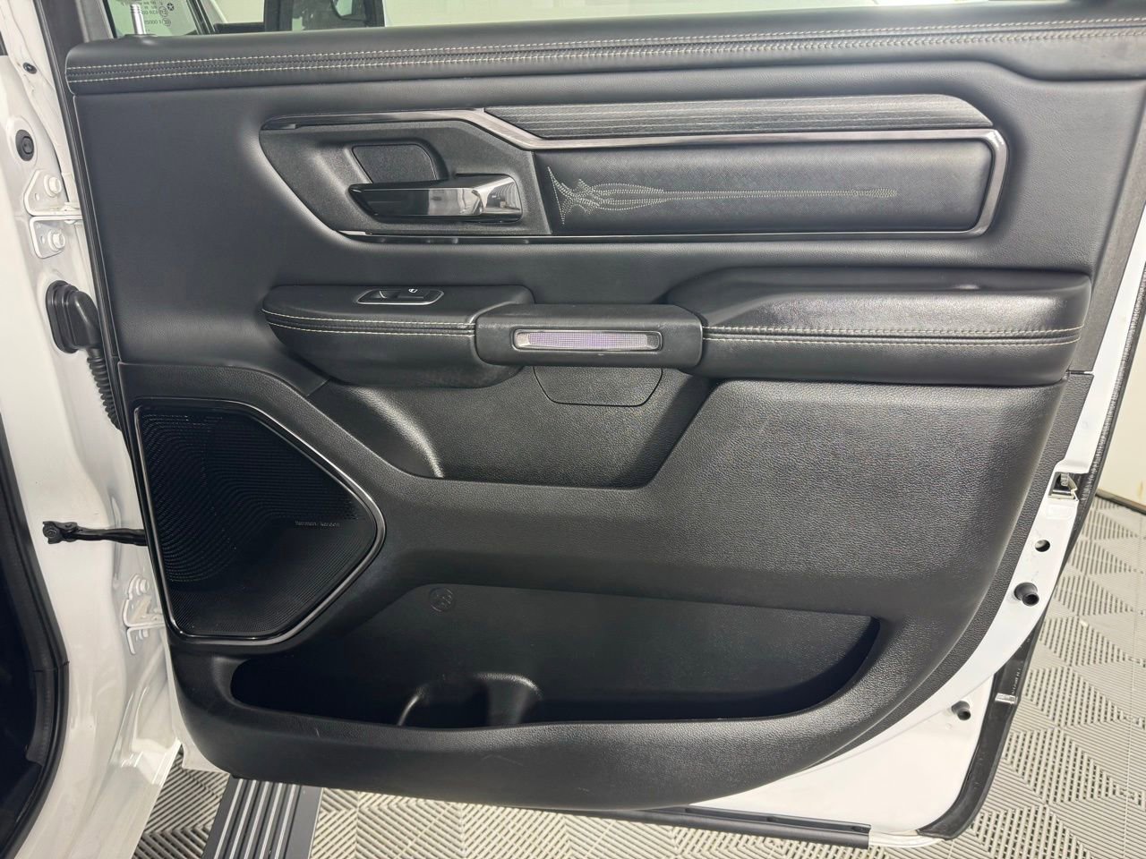 Used 2023 RAM 1500 Limited AWD/4WD image 27