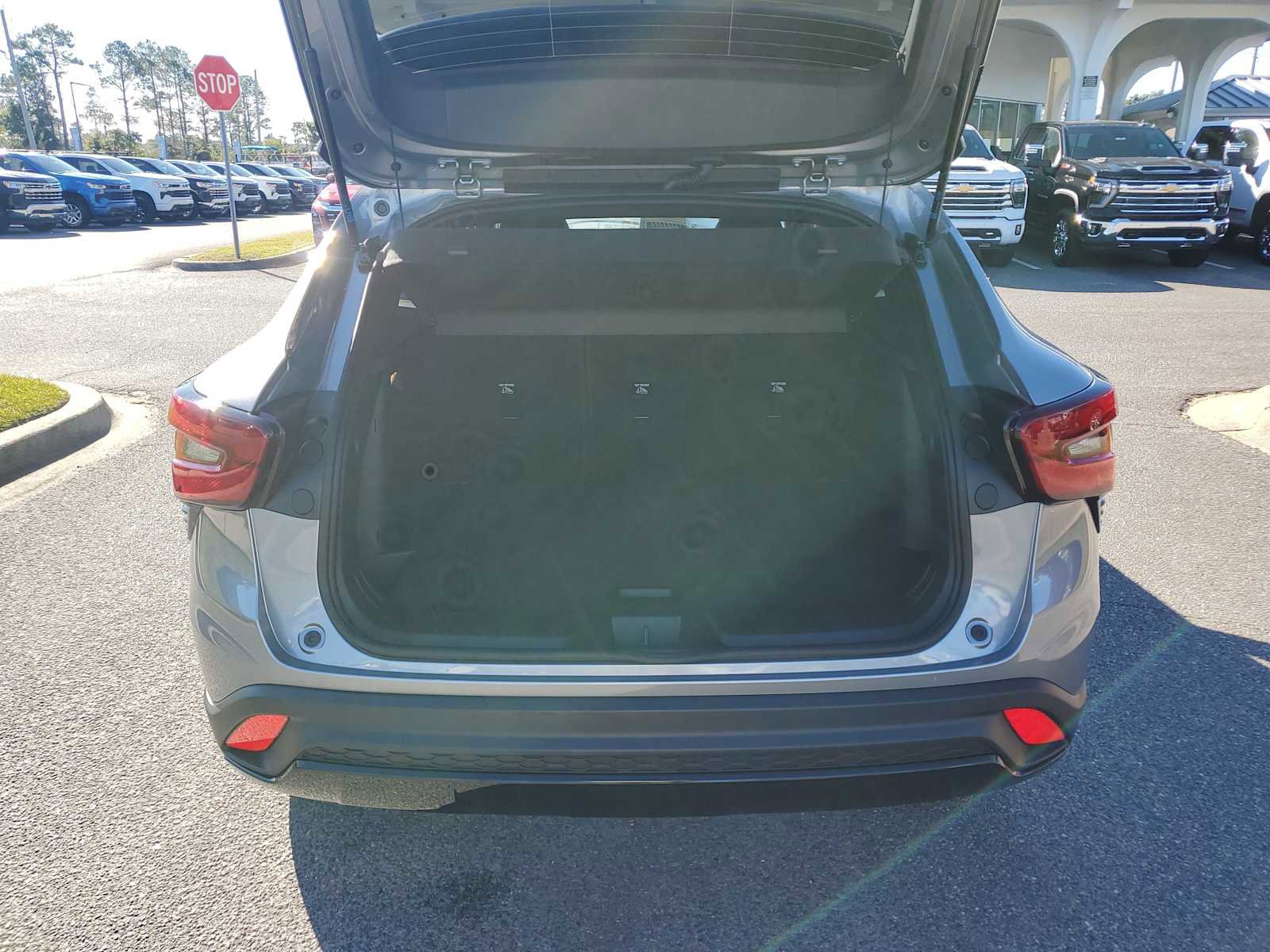 New 2026 Chevrolet Trax RS w/ Sunroof Package image 5
