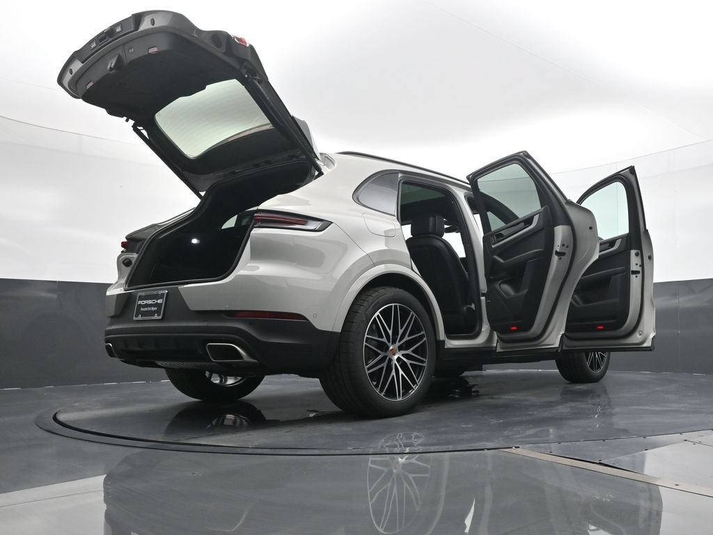Certified 2026 Porsche Cayenne AWD/4WD image 26