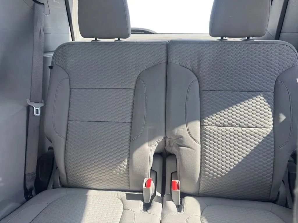 Used 2017 GMC Acadia SLE FWD image 17