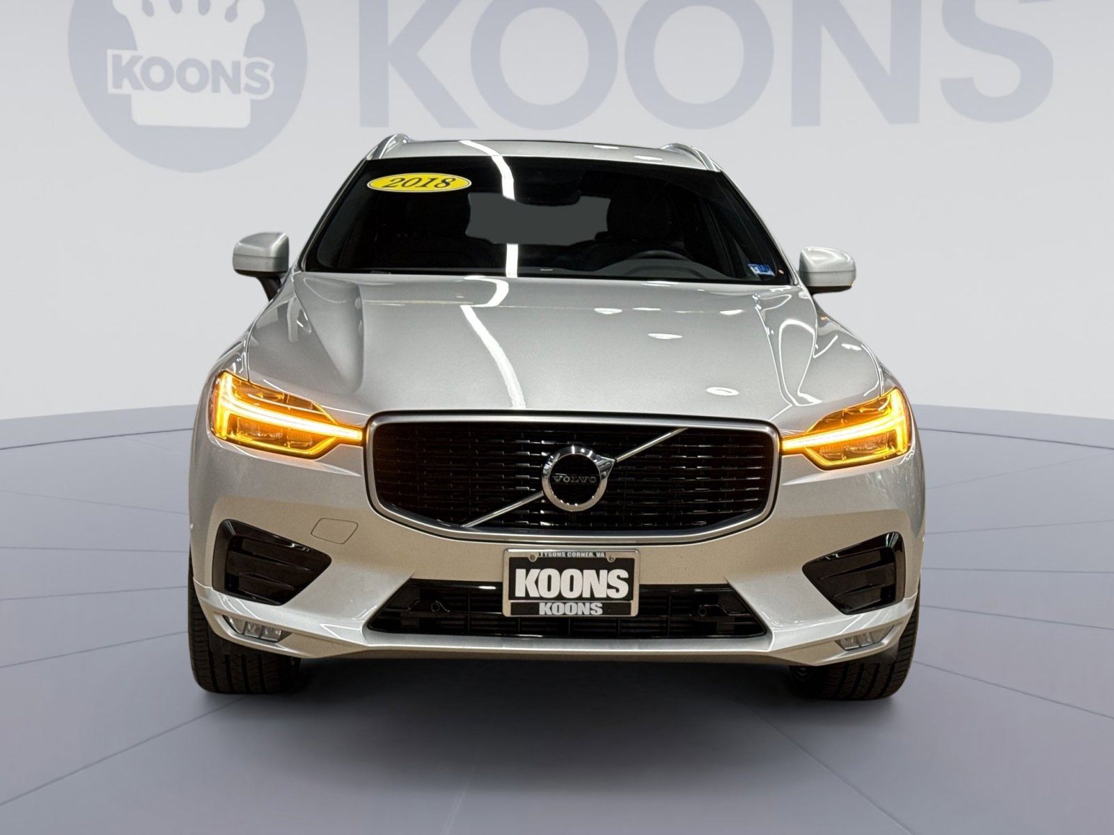 Used 2018 Volvo XC60 T5 R-Design w/ Convenience Package AWD/4WD image 4