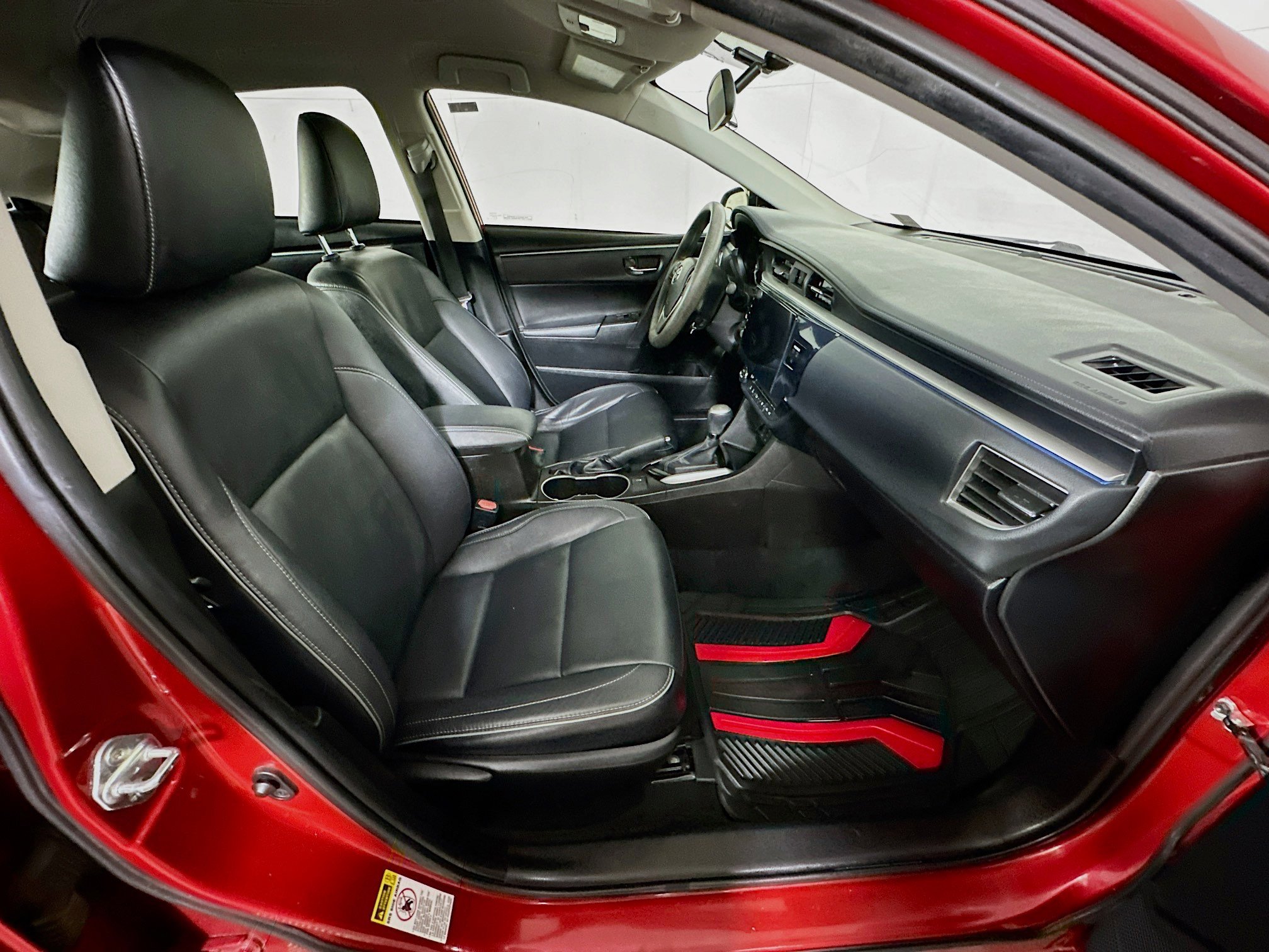 Used 2014 Toyota Corolla LE Premium FWD image 29