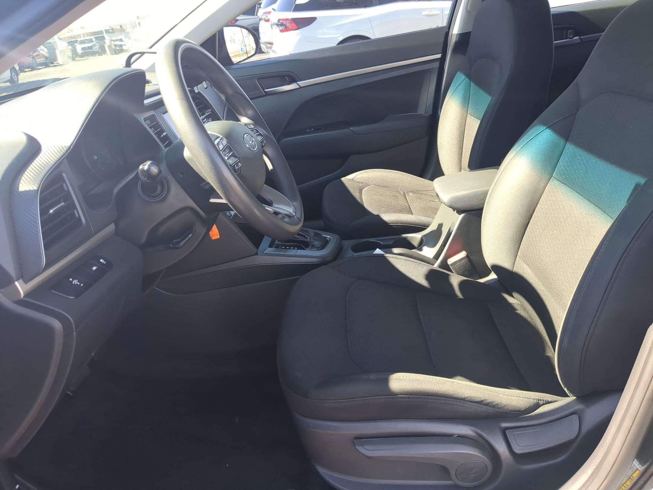 Used 2020 Hyundai Elantra SE w/ Cargo Package (C1) image 17