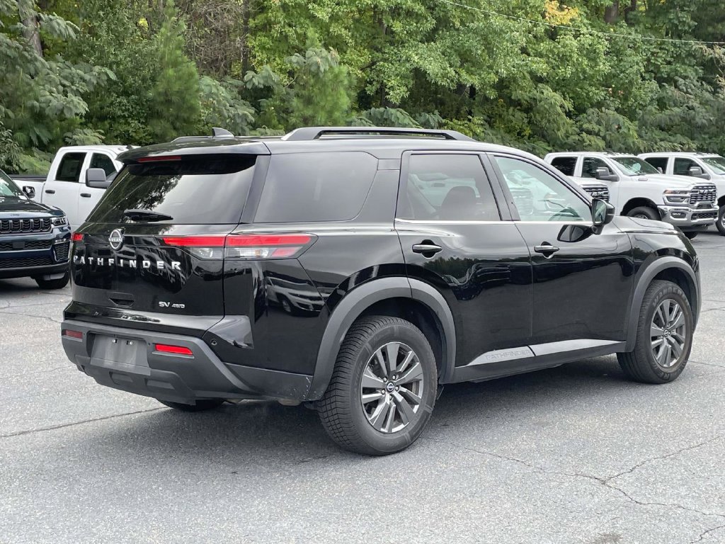 Used 2024 Nissan Pathfinder SV AWD/4WD image 8