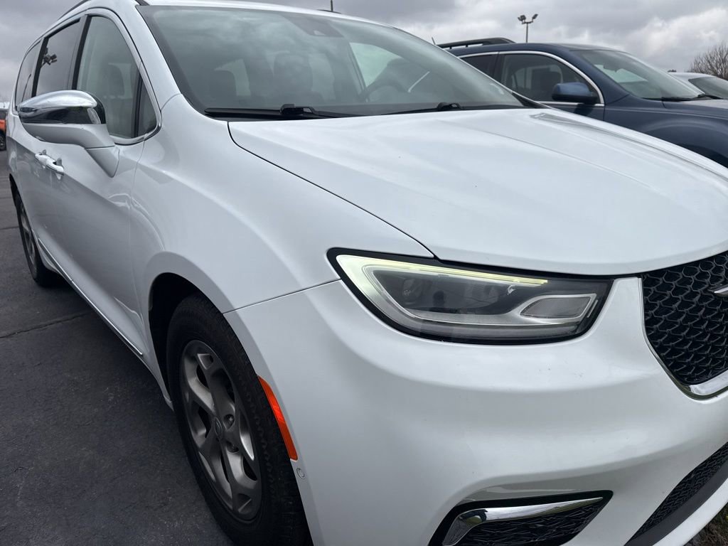 Used 2022 Chrysler Pacifica Limited image 41