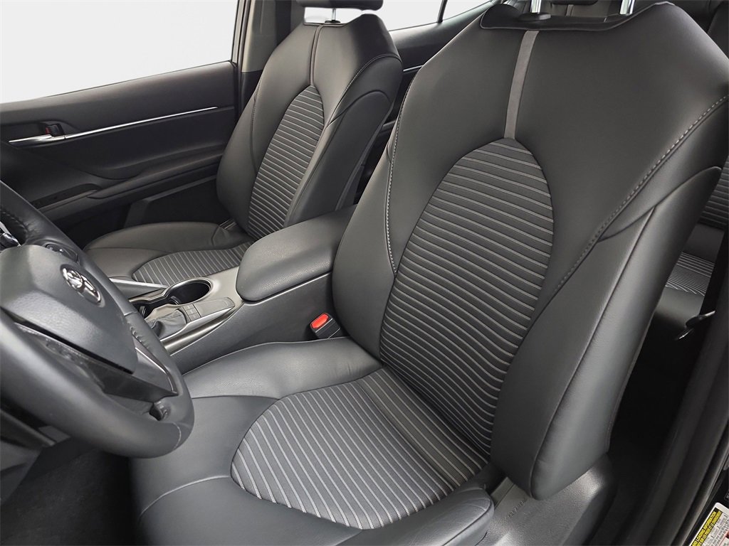Used 2024 Toyota Camry SE image 17