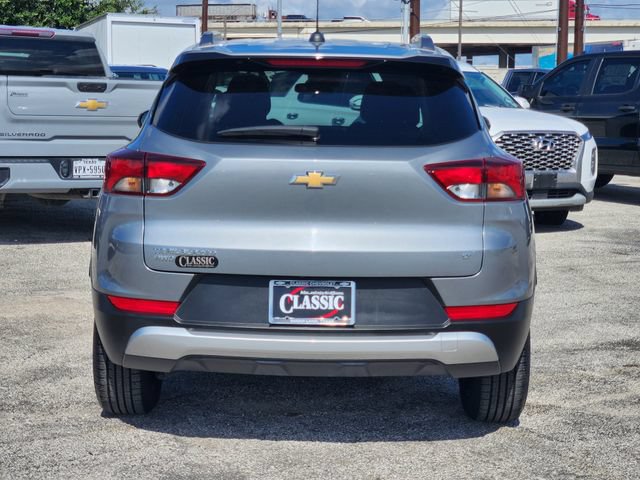 Used 2025 Chevrolet TrailBlazer LT AWD/4WD image 6