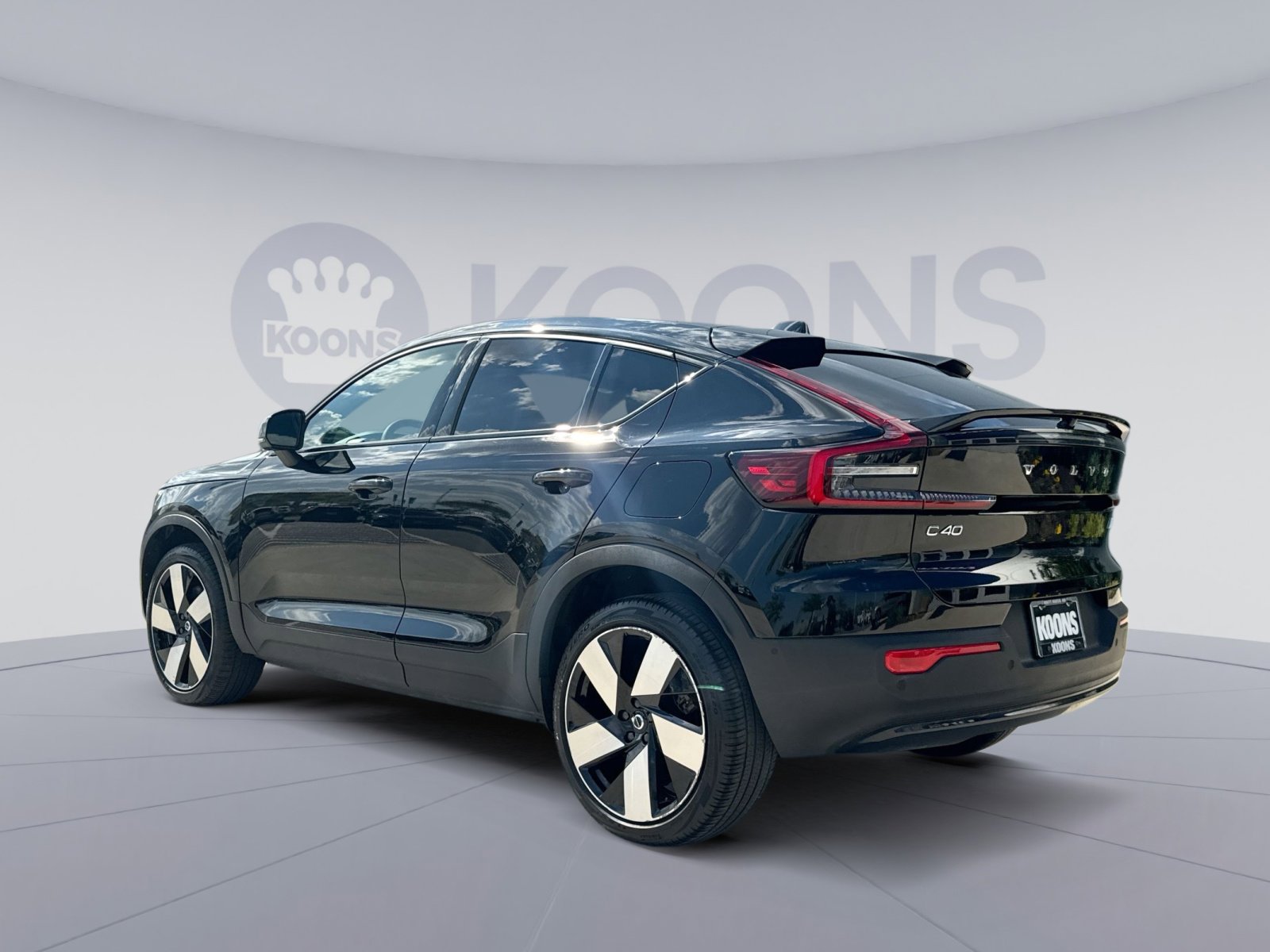Certified 2023 Volvo C40 P8 Recharge Ultimate w/ Protection Package Premier AWD/4WD image 4