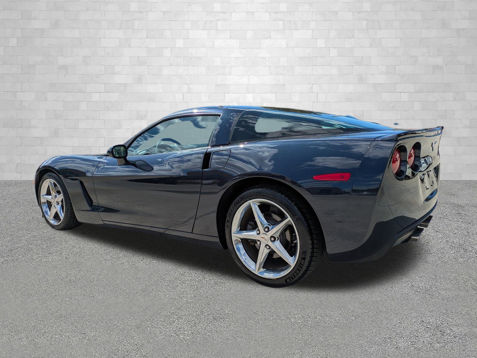 Used 2013 Chevrolet Corvette Coupe image 4