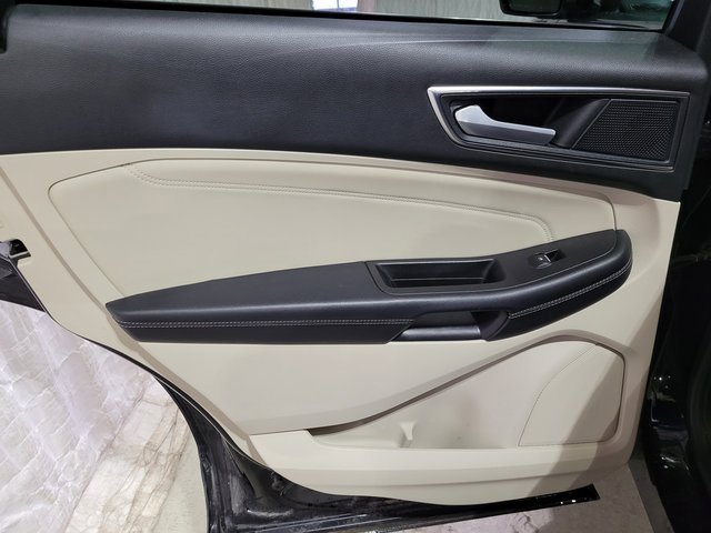 Used 2021 Ford Edge Titanium image 54