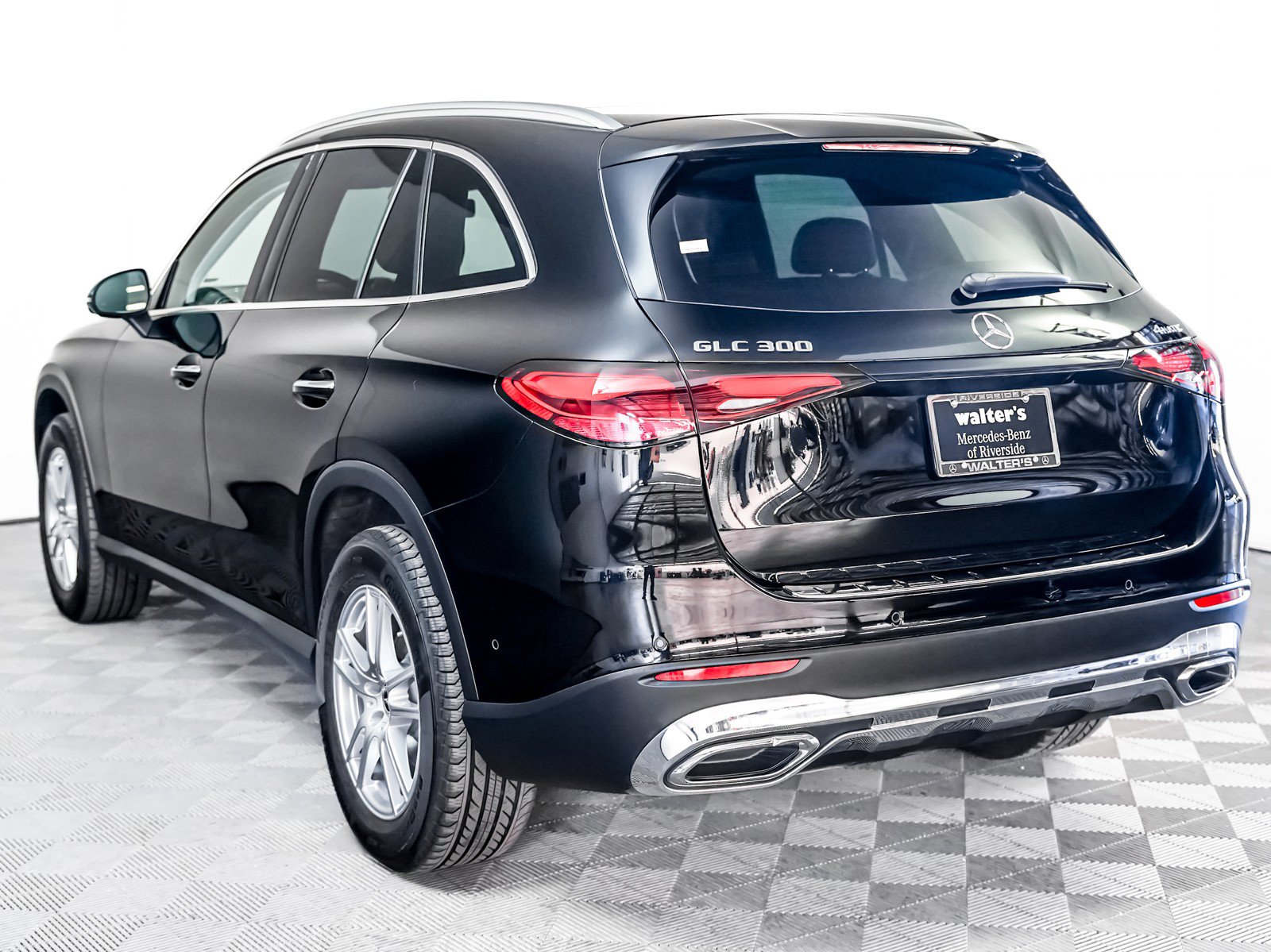 Certified 2023 Mercedes-Benz GLC 300 4MATIC image 2