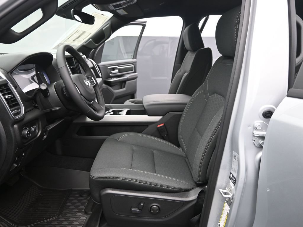 New 2026 RAM 1500 4x4 Crew Cab image 10