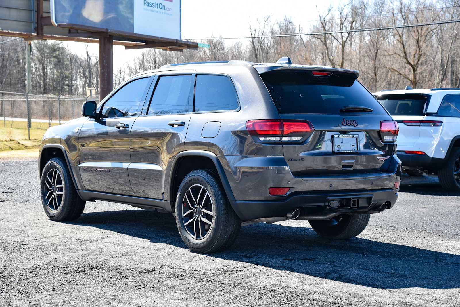 Certified 2021 Jeep Grand Cherokee Trailhawk w/ Trailhawk Luxury Group image 5