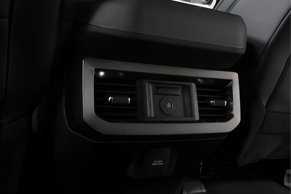 Used 2025 Ford F450 Platinum AWD/4WD image 28