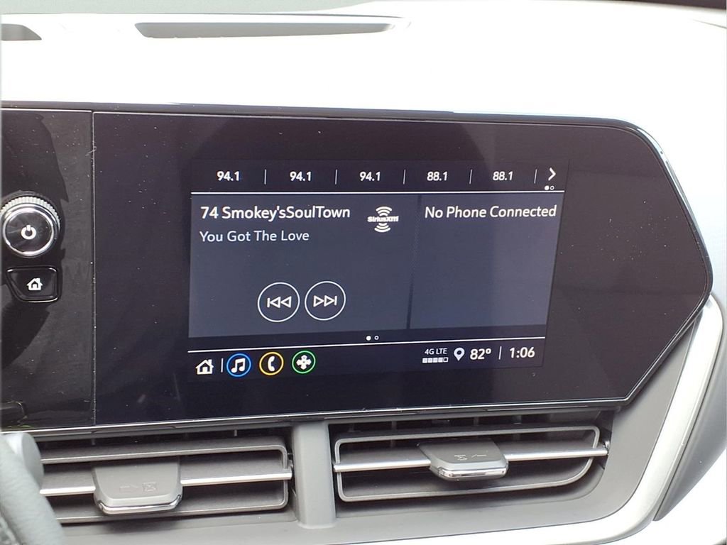 Used 2026 Chevrolet Trax LS FWD image 11