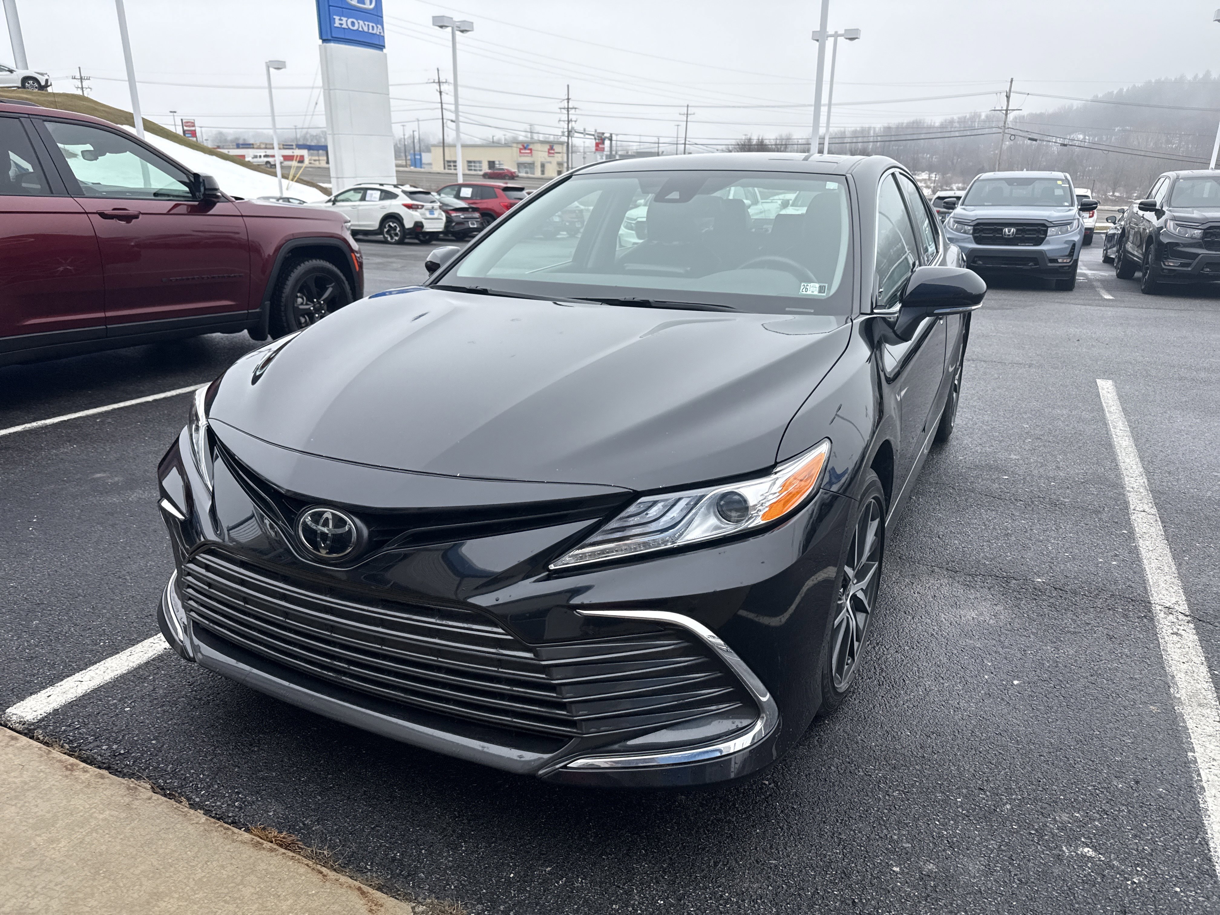 Used 2023 Toyota Camry XLE image 8