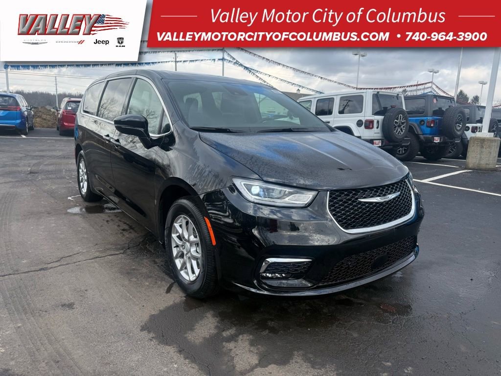 New 2025 Chrysler Pacifica Select image 1