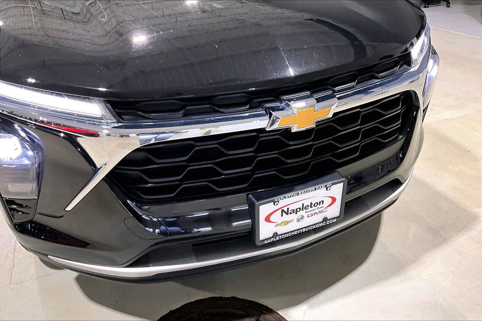 Used 2025 Chevrolet Trax LT image 29
