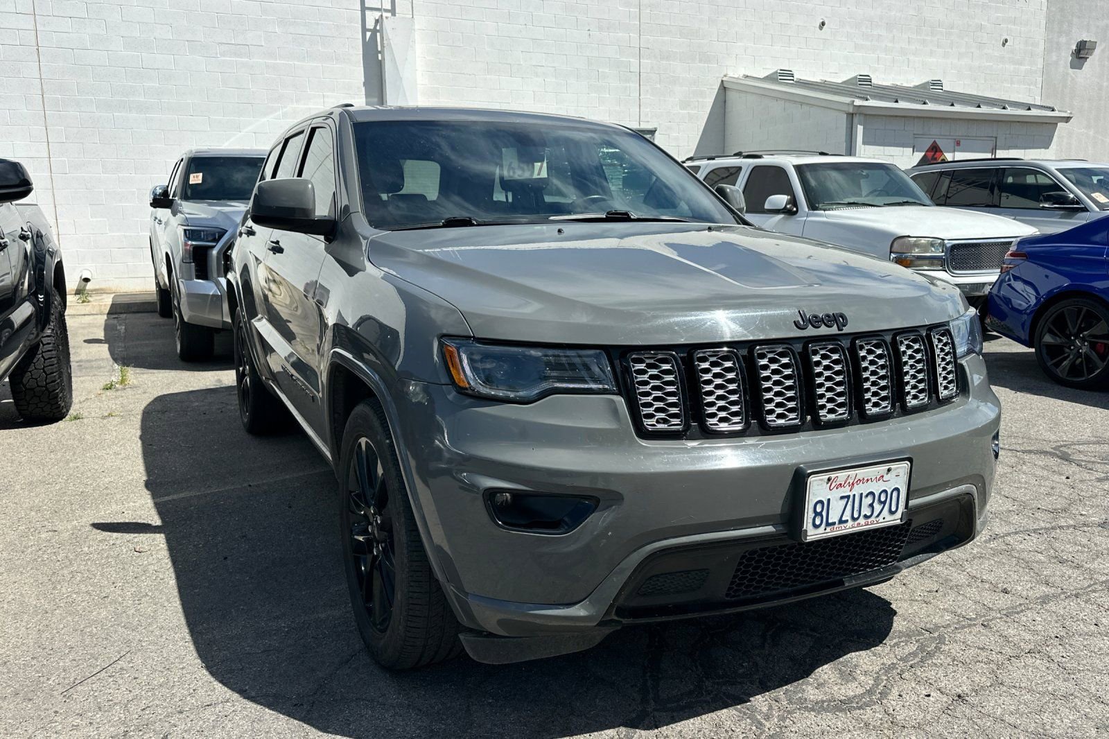 Used 2020 Jeep Grand Cherokee Altitude image 4