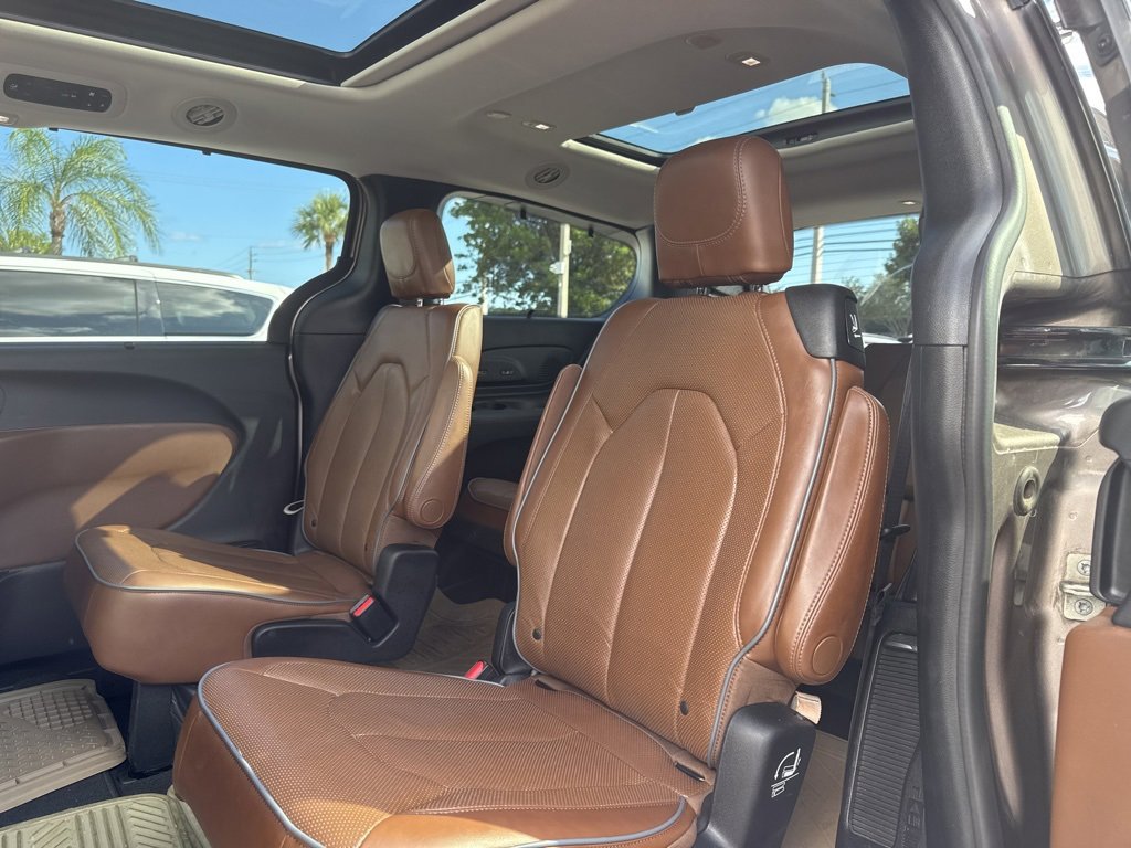 Used 2018 Chrysler Pacifica Limited w/ Advanced Safetytec Group image 11