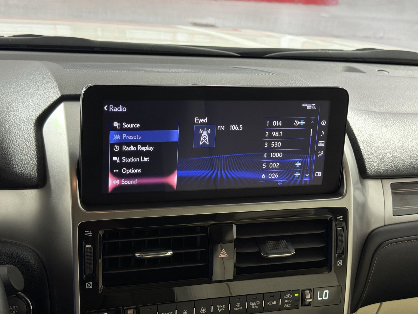 Used 2023 Lexus GX 460 Premium w/ Premium Package AWD/4WD image 18