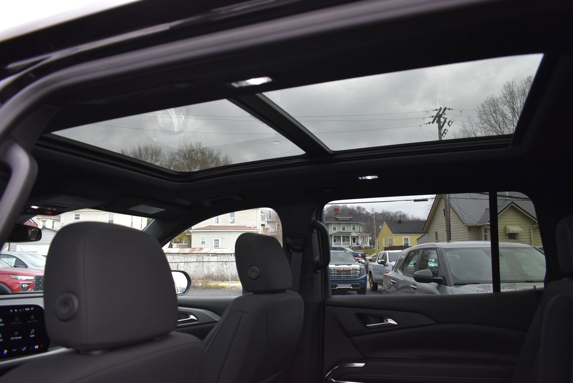 New 2026 Chevrolet Traverse LT w/ Sun and Wheel Package image 19