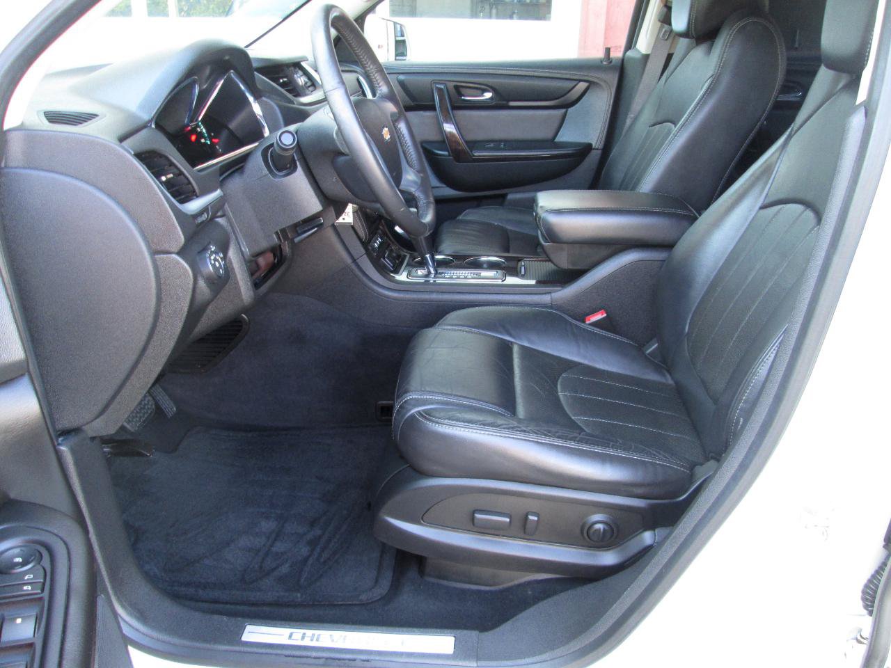 Used 2015 Chevrolet Traverse LTZ AWD/4WD image 25