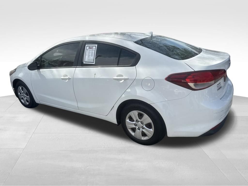 Used 2017 Kia Forte LX image 16