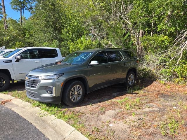 Used 2023 Chevrolet Traverse LT FWD image 1