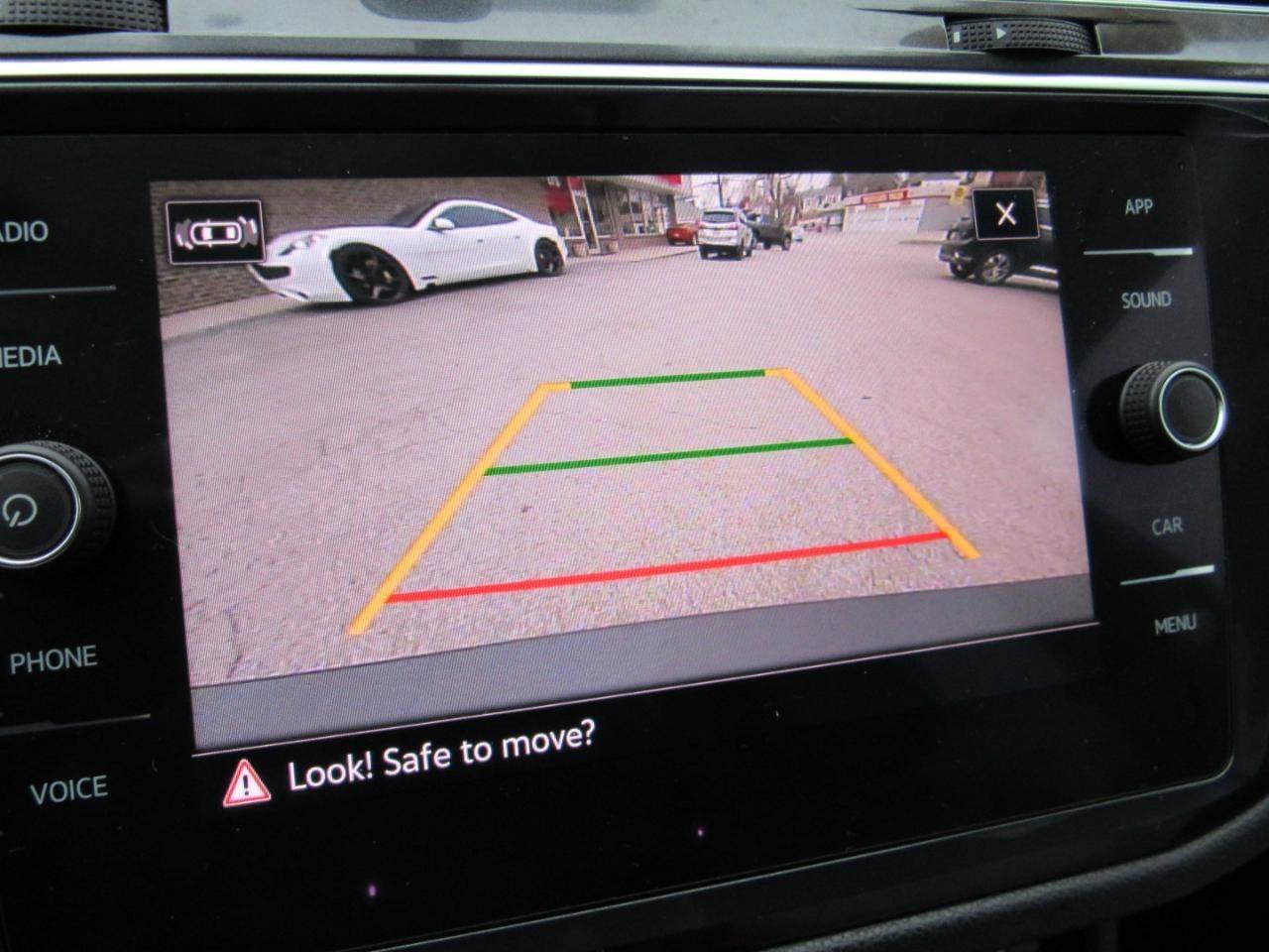 Used 2021 Volkswagen Tiguan SE R-Line image 22