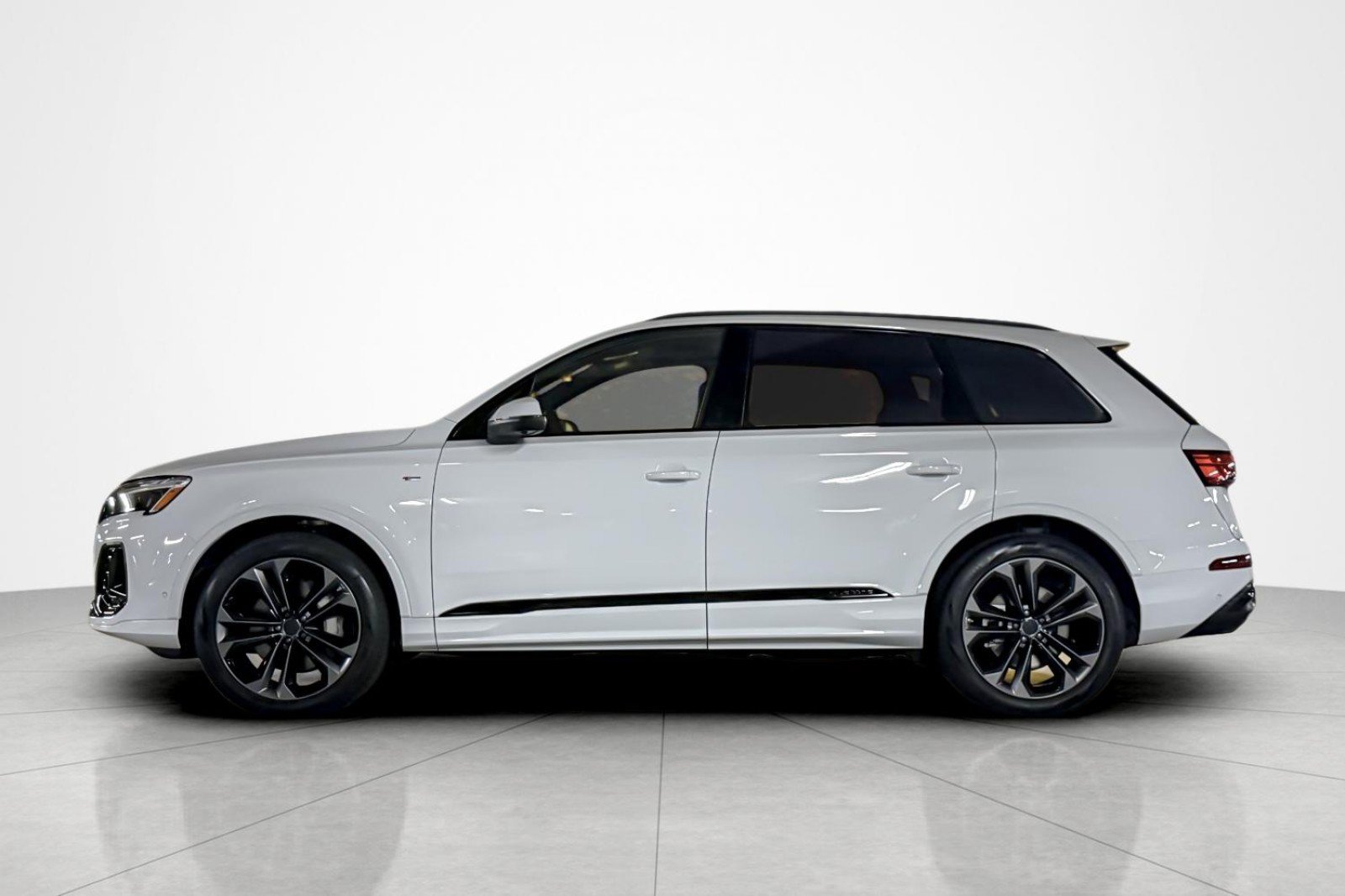 New 2026 Audi Q7 Premium Plus AWD/4WD image 3