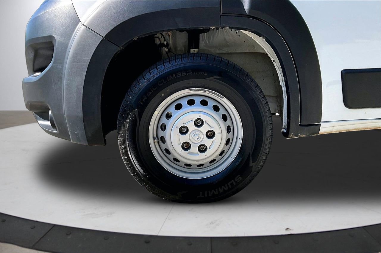 Used 2025 RAM ProMaster 2500 w/ Convenience Group image 31