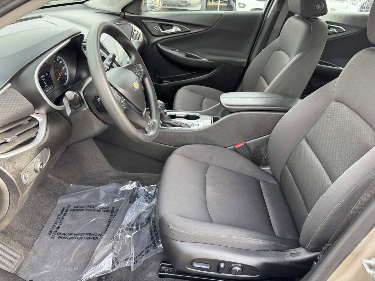 Used 2025 Chevrolet Malibu LT FWD image 25