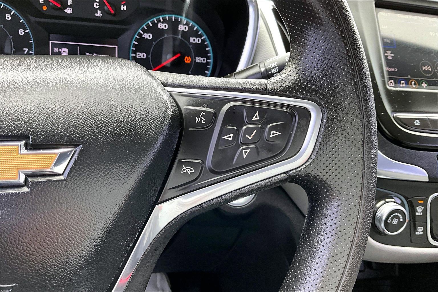 Used 2022 Chevrolet Equinox LS AWD/4WD image 23