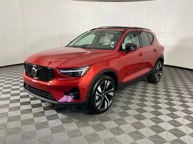 Certified 2025 Volvo XC40 B5 Ultra