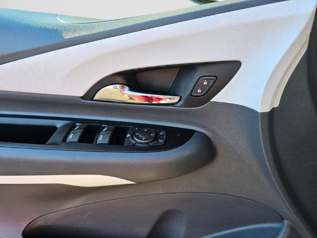 Used 2018 Chevrolet Bolt Premier w/ Driver Confidence II Package FWD image 27