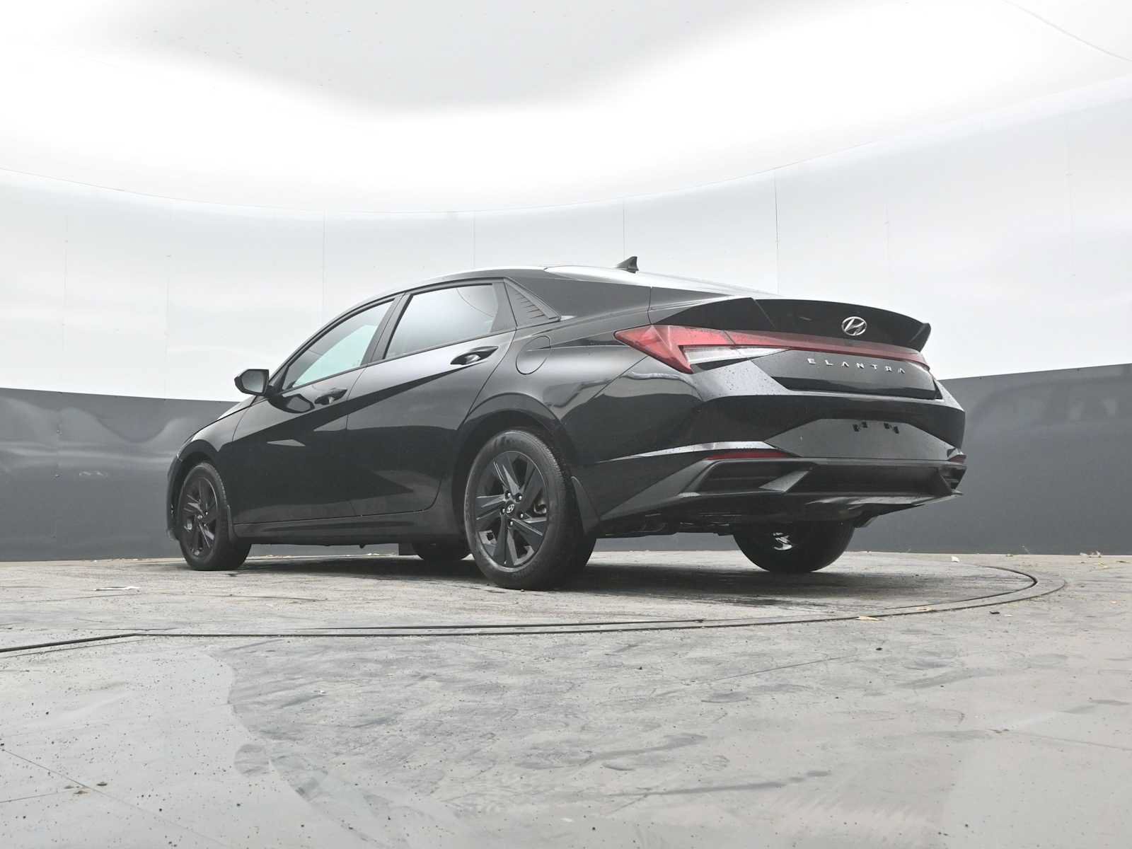 Used 2023 Hyundai Elantra SEL FWD image 38