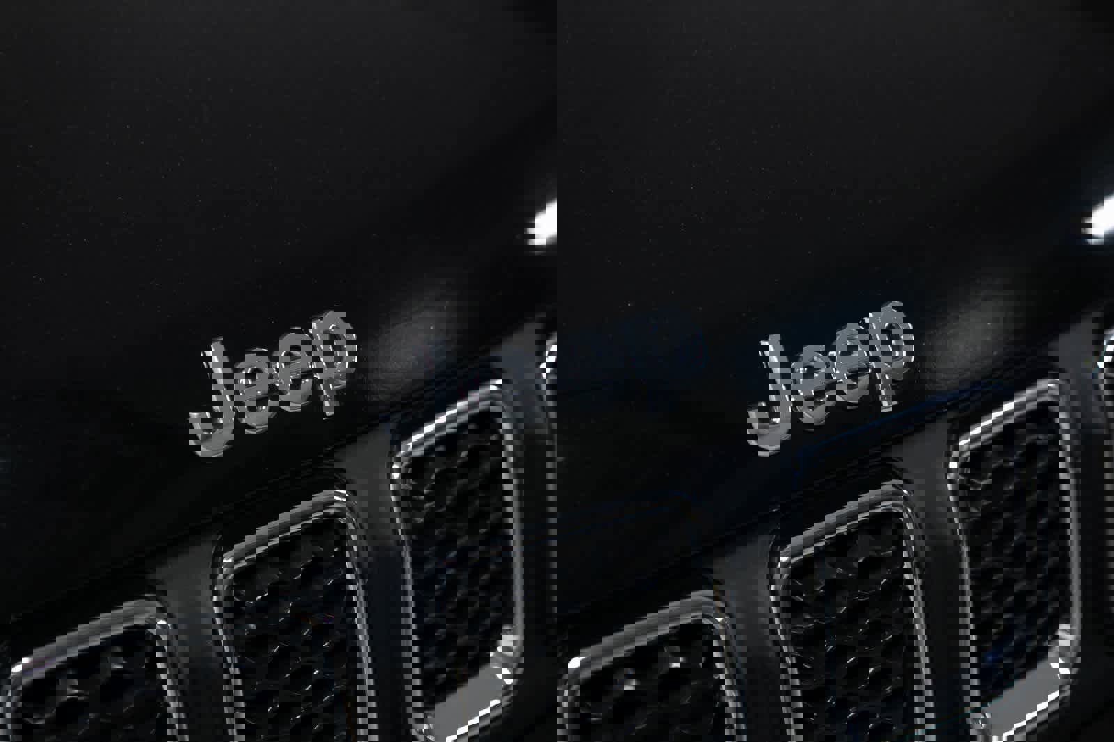 Used 2023 Jeep Compass Latitude image 28