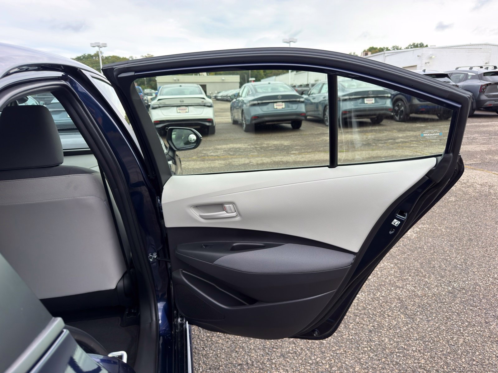 Used 2024 Toyota Corolla LE FWD image 29