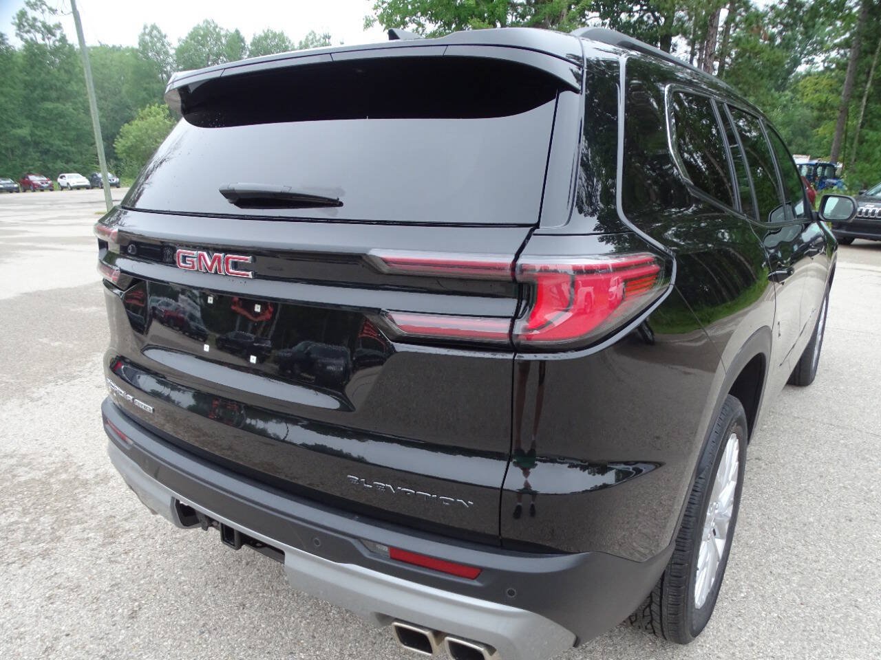 Used 2025 GMC Acadia AWD Elevation w/ Elevation Premium Package image 11