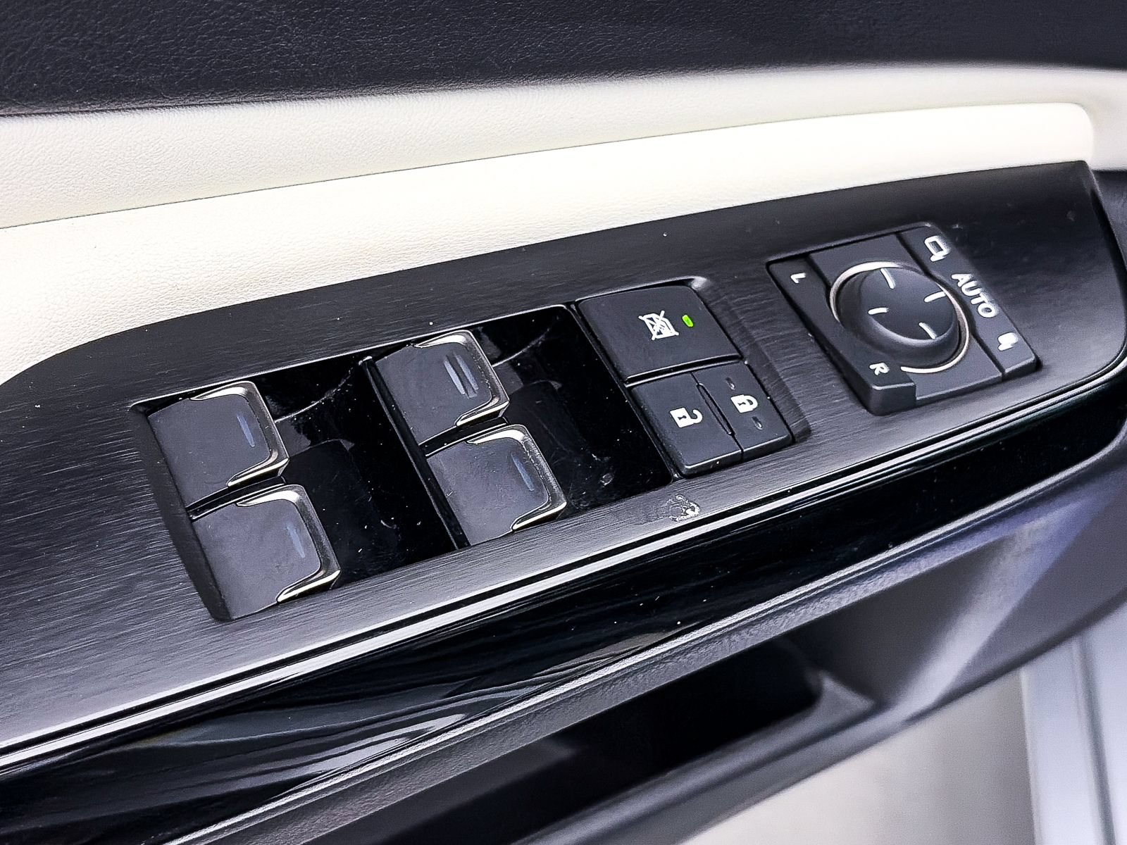 Used 2024 Lexus ES 300h F Sport FWD image 23