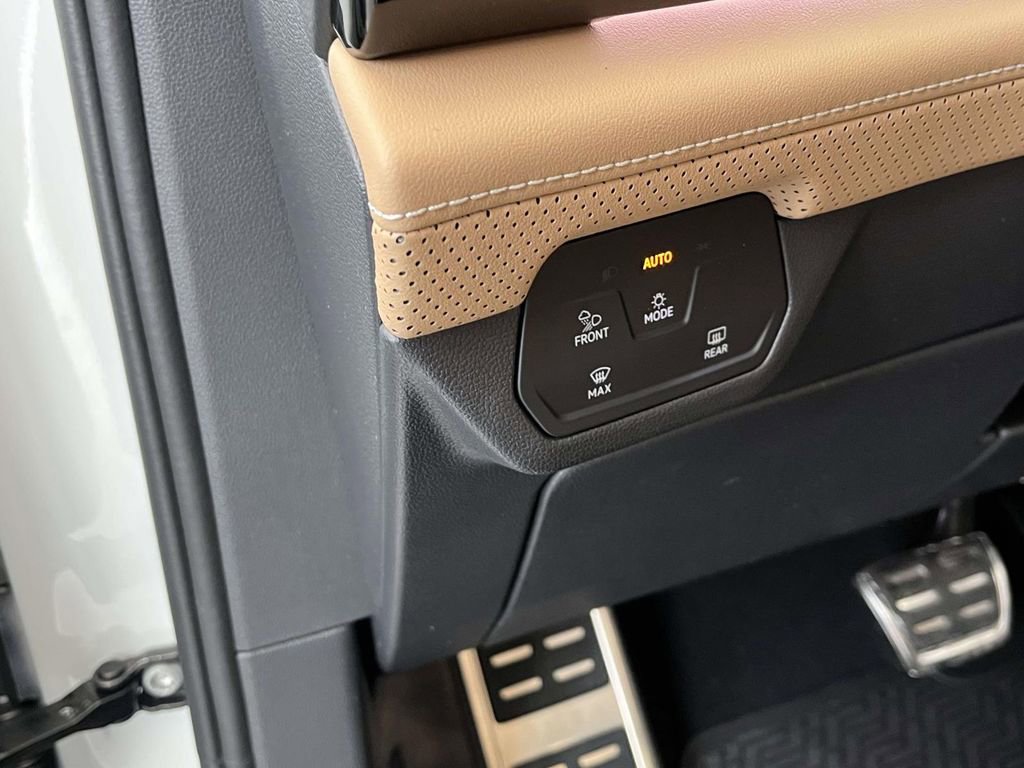 New 2026 Volkswagen Atlas Cross Sport SEL R-Line image 17