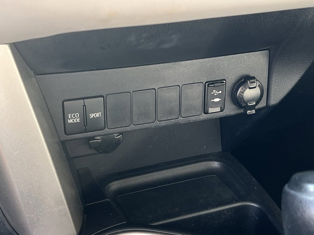 Used 2016 Toyota RAV4 XLE image 31
